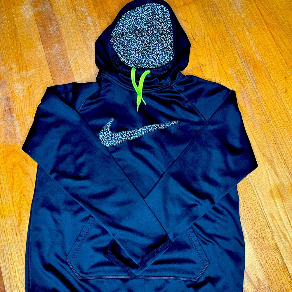 Nike hoodie size medium
⠀⠀
Lightly used